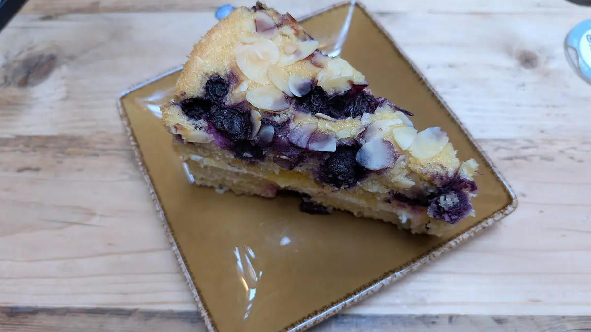Lauren’s Cakes – cake shop in Littlehampton town centre